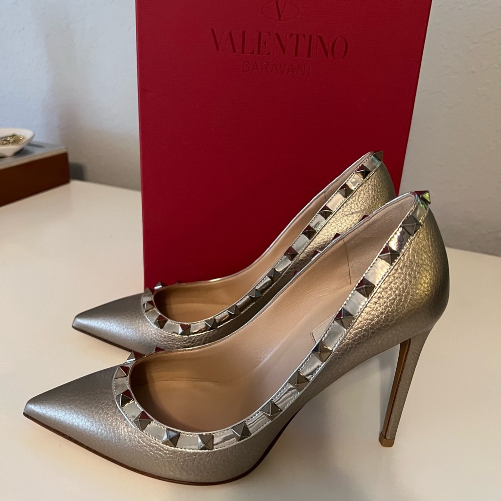 Metallic Valentino Garavani Rockstud Pumps